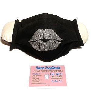💎🚨Glitter Lip Face Mask🚨💎